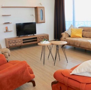 Apartment | Living area - Apartment, Mountain view (Bursa)