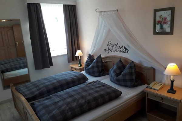 FW Bachwiesenblick (oben) mit Balkon-1 Schlafraum Bachwiesenblick oben