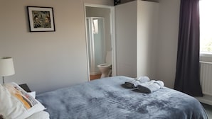 Premium Double Room, 1 Queen Bed, Ensuite
