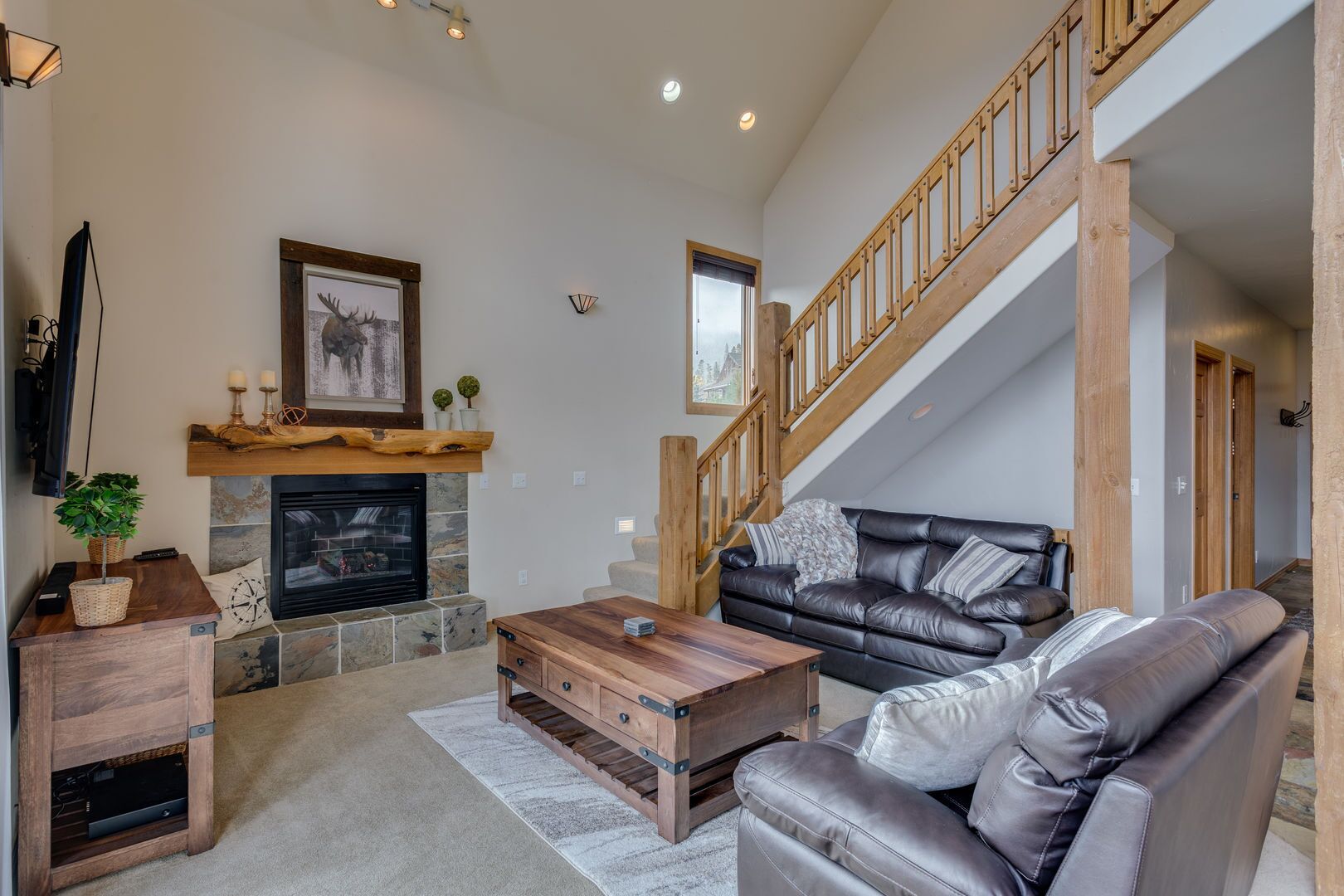 House | Living room | LED TV, fireplace