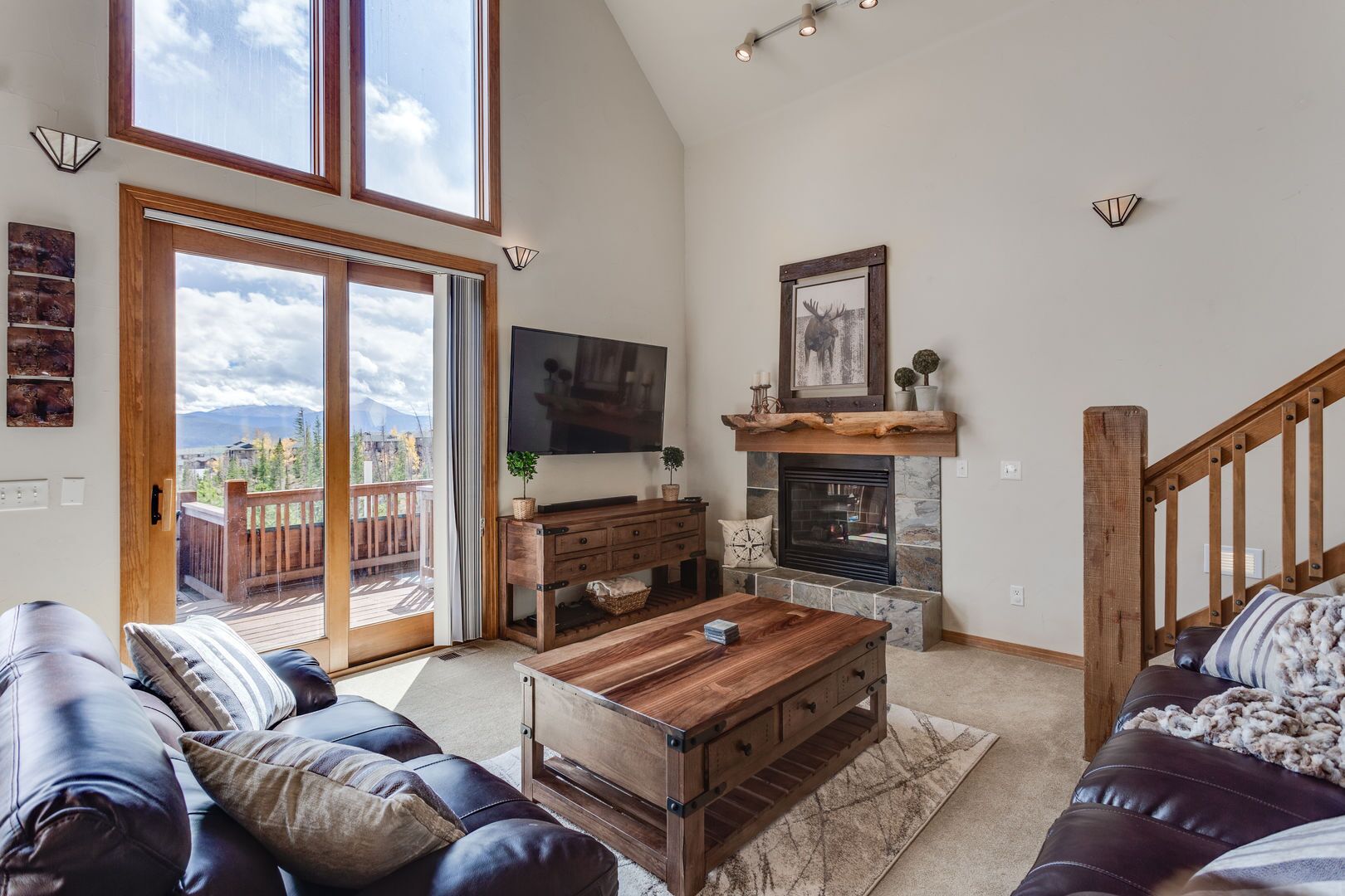 House | Living room | LED TV, fireplace