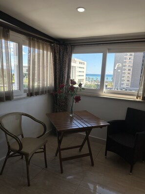 Premium bedding, minibar, desk, laptop workspace - Beyond Otel (Konyaalti)