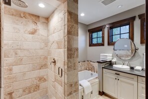 House, Multiple Beds (5 Peaks at Breckenridge) | Bathroom | Combined shower/tub, free toiletries, hair dryer, towels - 5 Peaks at Breckenridge (Breckenridge)