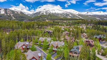 House, Multiple Beds (Aussie Elegance at Slopeside) | Mountain view