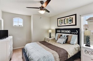 5 slaapkamers, een strijkplank/strijkijzer, gratis wifi