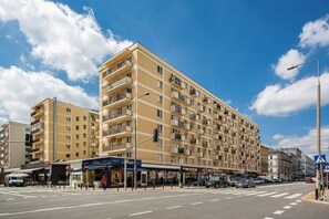 Exterior - Krucza 41/43 | Warsaw Center Apartment | Balcony (Warszawa)