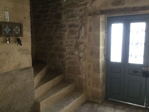 Interior - Beautiful stone house in the village of Vers Pont du Gard (Vers-Pont-du-Gard)