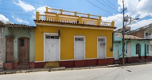 Unclassified image, 5 of 12, button - Nilda Ponce (Trinidad)