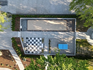 Sports court - Modern apartment, private terrace, quiet location in the historic backyard (Grömitz)