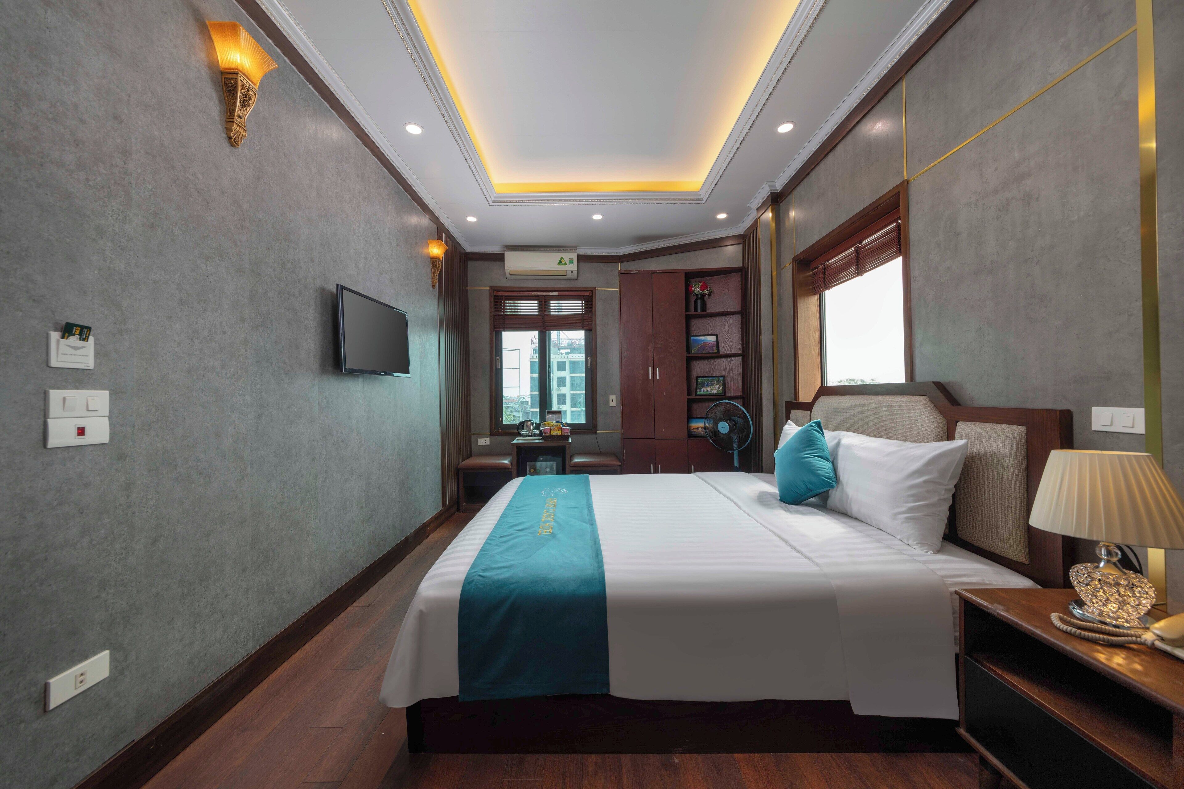 minibar, in-room safe, individually furnished, desk