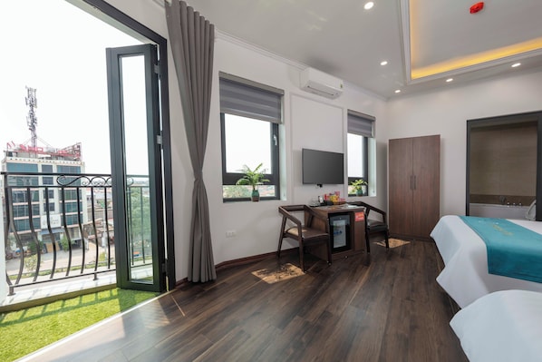 Minibar, in-room safe, individually furnished, desk