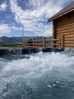 Bain à remous extérieur