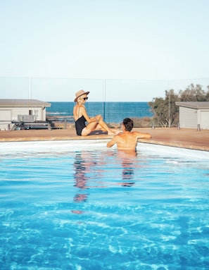 Outdoor pool - Kalbarri Red Bluff Tourist Park (Kalbarri)