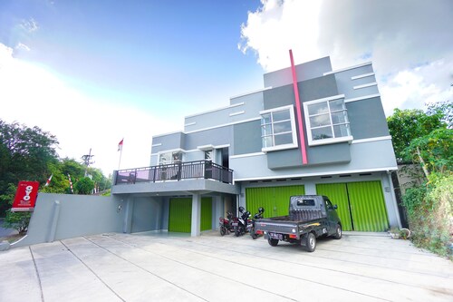 OYO 1064 Manado Airport Homestay