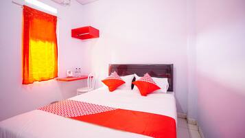 Desk, free WiFi, bed sheets