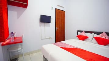 Desk, free WiFi, bed sheets