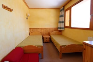1 bedroom, WiFi, bed sheets