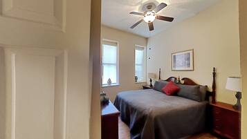 2 habitaciones, escritorio, tabla de planchar con plancha y wifi gratis