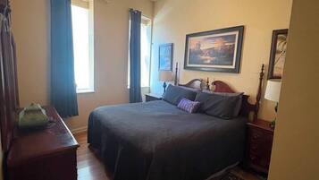 2 bedrooms, desk, iron/ironing board, WiFi (free)
