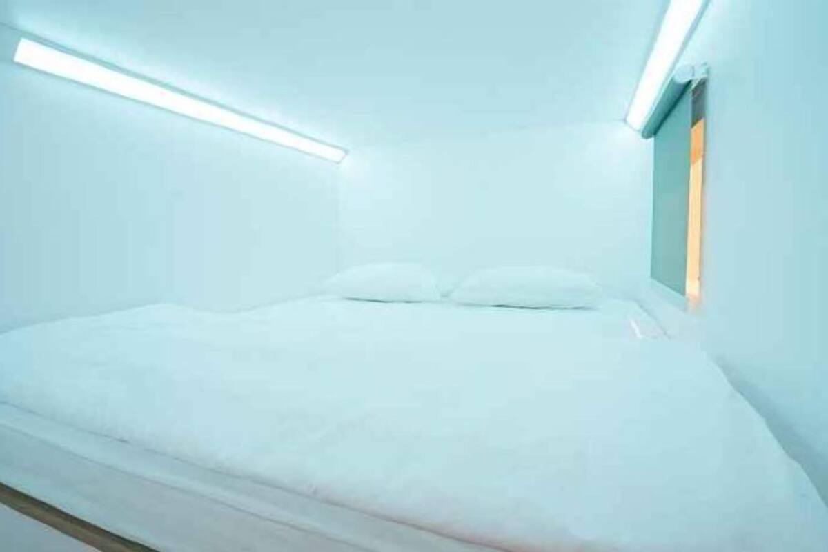 1 habitación, insonorización, wifi gratis y ropa de cama