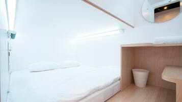 Soundproofing, free WiFi, bed sheets
