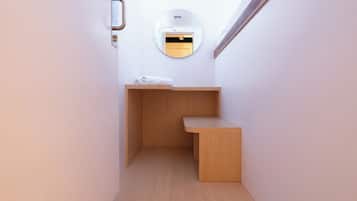 Soundproofing, free WiFi, bed sheets