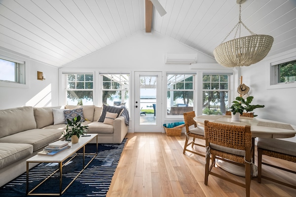 Smart-TV, Kamin, Bücher