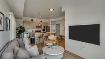 Smart TV, futbolito, tenis de mesa y libros