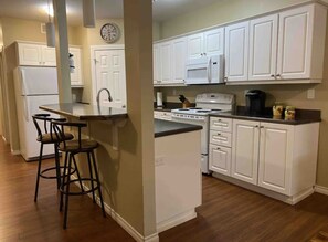Fridge, microwave, oven, stovetop - 2 Bedroom 1/2 Block From Mosiac and Pasqua Hospital (Regina)