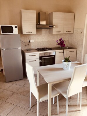 Fridge, microwave, oven, stovetop - The little house near Pietrasanta (Pietrasanta)