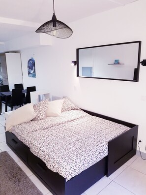 Fer et planche à repasser, Wi-Fi, draps fournis