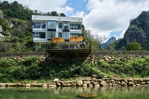 Mặt tiền nơi lưu trú