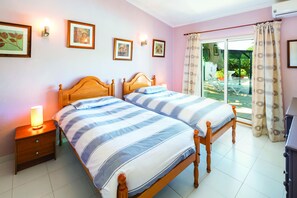 3 chambres, fer et planche à repasser, Wi-Fi gratuit, draps fournis