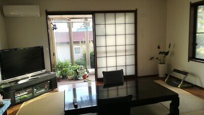 Guest house SAKURA JR Sta close, Tokyo Station Narita Airport direct connection