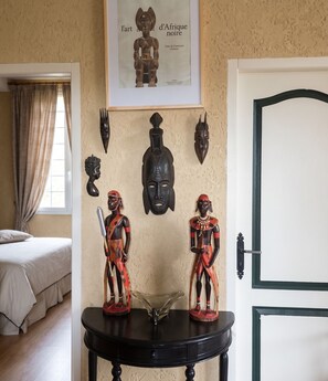 4 bedrooms, iron/ironing board, travel cot, free WiFi - Homerez - House in Arles (Arles)