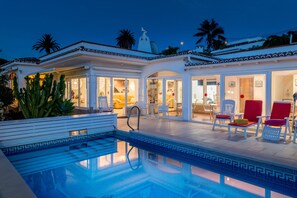 屋外プール、温水プール