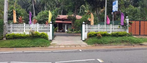 Entrada al alojamiento
