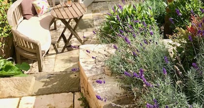 Dove Cottage beautifully restored Tudor cottage sleeps 6 or 7