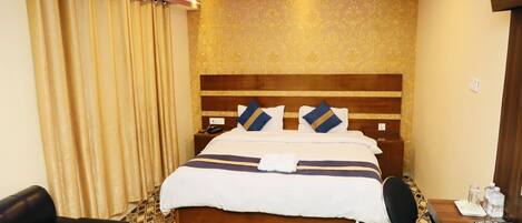 Free WiFi, bed sheets