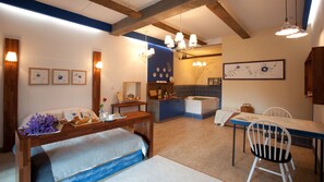 Room (A-1F-2) | Free WiFi - Monopoly Pension (Gyeongju)