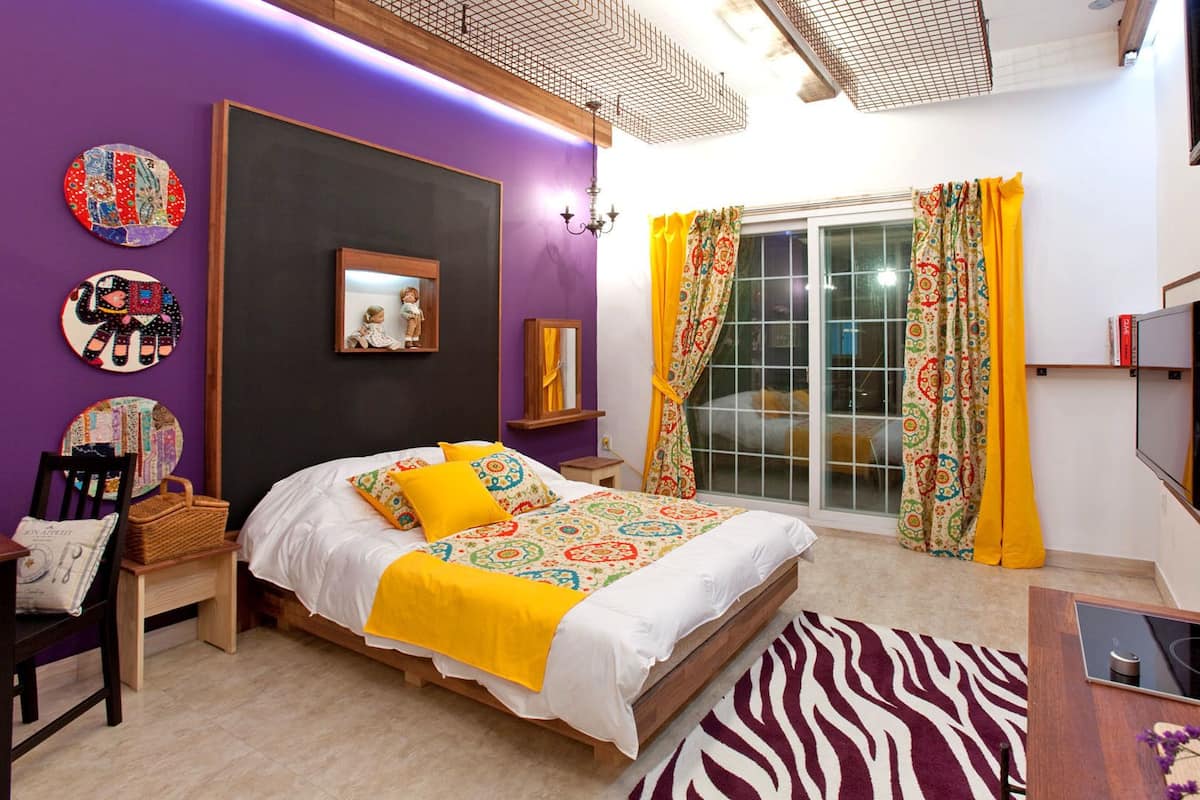 Room (C-1F-3) | WiFi (free)