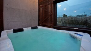 Room (A-2F-3) | Jetted tub - Monopoly Pension (Gyeongju)