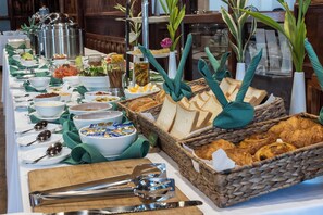 Continental breakfast for a fee - Pierre Hotel (Siem Reap)