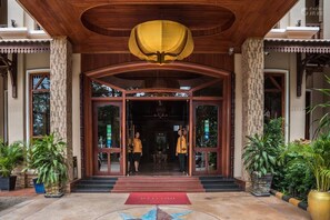 Property entrance - Pierre Hotel (Siem Reap)
