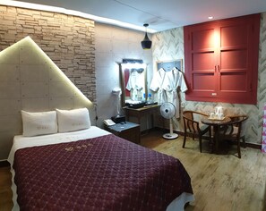 Deluxe Room | Free WiFi - Romance Motel (Chungju)