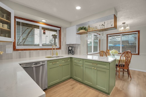 Viini Country Garden Retreat ja ilmaisia viininmaistajaisia!