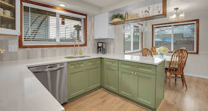 Viini Country Garden Retreat ja ilmaisia viininmaistajaisia!