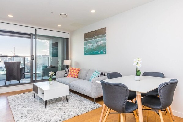 Apartment, 2 Bedrooms | In-room dining