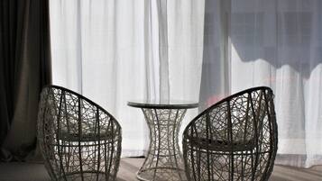 Apartment, 2 Bedrooms | Room amenity