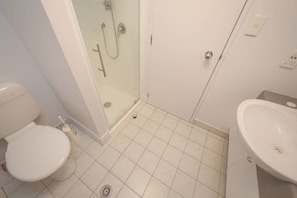 Studio | Bathroom